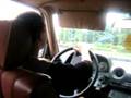 zmaja vozi auto