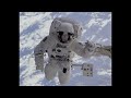 Bekijk muziek clip van Armin van Buuren met Astronauts