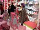 Hello-Kitty-Shopping