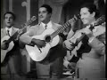 trio los panchos canta la bell�sima melod�a nuestro amor de la inspiraci�n del maestro rafael ramirez.  el tr�o los panchos (1944-1981) mas o menos por junio de 1944 se deshizo el conjunto de felipe (sim�n) gil, que se llamaba el charro gil y sus caporales quedando al garete alfredo gil y chucho navarro, ninguno de los cuales era primera voz. por lo que al faltar esa primera voz de hecho los dos restantes quedaban al desamparo art�stico.
