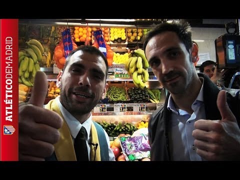 Juanfran felicita la Navidad a un fan del Atlético de Madrid  | Juanfran surprises an Atletico fan