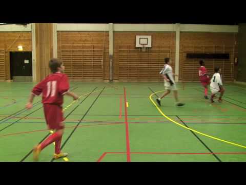 Fotboll Vallbygården VS Bäckbygården.mov
