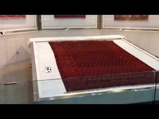 Mashhad Carpet Museum、 antique Kashan Mohtasham carpet