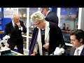 kungen och prinsen blir visade minerallaboratoriet, d�r de guidas av rob hellingwerf. filipstads 400-�rsjubileum 6/4 2011. foto: fredd holm.