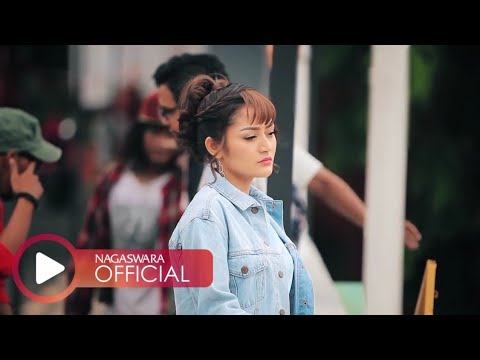 Siti Badriah - Nasib Orang Miskin (Official Music Video NAGASWARA) #music Siti Badriah - Nasib Orang Miskin (Official Music Video NAGASWARA) #music