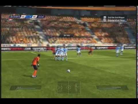 how to kick a free kick in fifa 11
