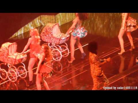 Beyoncé - multi-camera - Mrs Carter Show.