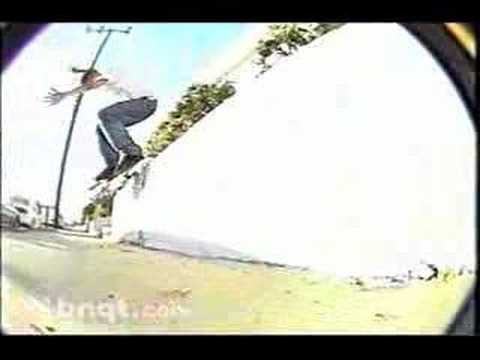 BMX BIKES TRICKS STUNTS CRASHES