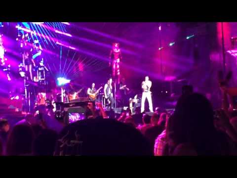 yankee stadium - Romeo Santos Sold Out at Yankee Stadium 07-12-14.