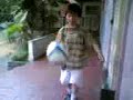 leo maen bola