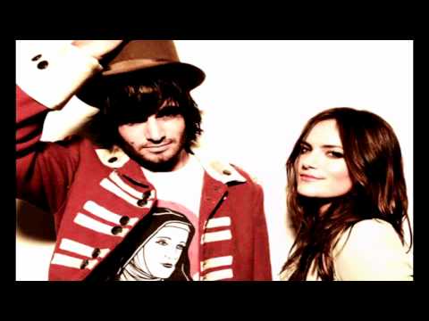 Angus & Julia Stone - Lossless audio of Angus and Julia Stone performing Big Jet Plane, in a live session. Studio 106, Maison de Radio France, Paris, France Recording : April 8th,...