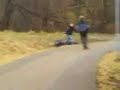 kotte åker en stulen barnvagn