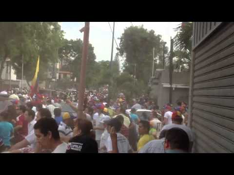 Represión en las adyacencia del CNE en el Estado Lara Venezuela