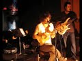 Dig Up Elvis et Sharko jouent I Need Someone