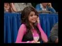Selena Gomez proudutin sign