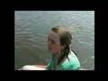 Young girls gaan bootje varen