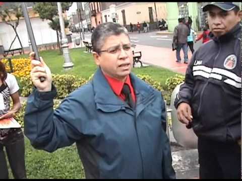 Transexuales protestan por sus derechos en las calles de Lima
