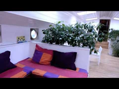 Houseboat Hostel Alternatief视频