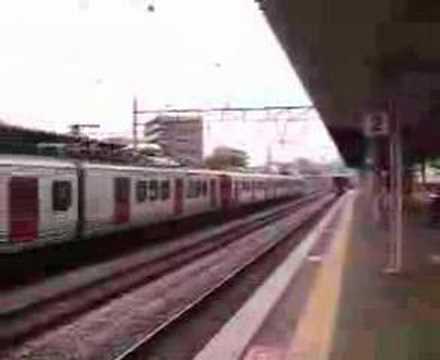 香椎駅８１３系