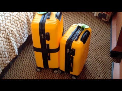 What's in My Suitcase? (How I pack for travel)