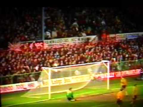 Mickey Thomas v Arsenal