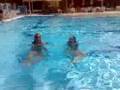 in piscina..nuoto sincronizzato