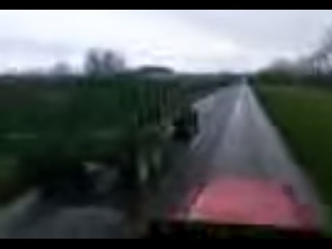 tractor race Commentry