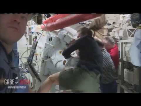 SPACEWALK ABORTED AFTER LIQUID LIKE WATER GOT INSIDE OF HELMET ASTRONAUT JULY 17, 2013