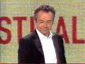 lagrimitas de la guapa espa�ola mirando la projecion de volver en el festivale de cannes