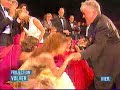 lagrimitas de la guapa espa�ola mirando la projecion de volver en el festivale de cannes