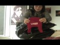 Mi Vida en Dixo Ep5 Como se mecionó en el podcast de Fabulmán y Dinamita, en DIXO tenemos un regalo para uno de ustedes. Lo único que debes hacer es enviar una lista de todos los regalos que Celina mostrará en el siguiente video. ¿Fácil? Sí, muy fácil. La persona que enliste más regalos se lo lleva. Envía tu correo eletrónico junto con todos tus datos (nombre, apellidos y teléfono) a promocion (@) dixo.com únicamente el 6 de enero de 2010. * La canción que se escucha de fondo es 