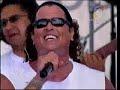Carlos Vives canta \