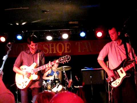 [NEW Live] Vampire Weekend – Holiday & California English