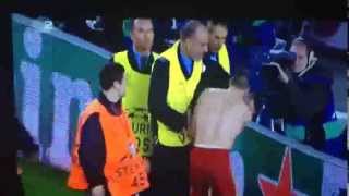Franck Ribéry schenkt einem Flitzer sein Trikot