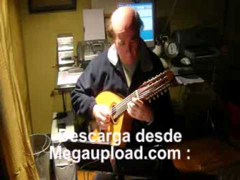 Bandurriator - Sobre un fondo musical del Allegro, del Concierto de Aranjuez en versión propia interpretada con su bandurria calvete, Julian Nuñez explica la aparicion de s...