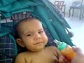 Murilo tomando suco de laranja.3GP