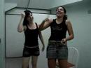todo mundo no banheiro do xopis..e com uma maquina..e com uma paresentadora otima como eu..num ia da certo neh?!amo voces!