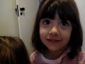 Ana Beatriz e Ana Luiza Silva Zerati falando em Ingles...