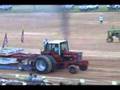 IH 1086 with dualls pulling