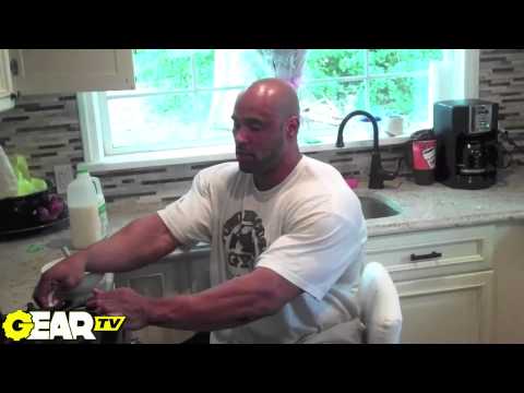 IFBB Pro Bodybuilder Juan Morel: 20,000 Calorie Cheat Day - A Full Day of Eating!