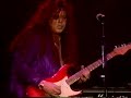 yngwie playing an amazing guitra solo!!!!