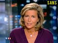 http://culturalgangbang.blogspot.com/2008/08/claire-chazal-topless-en-plein-jt.html
en vieille pro du m�tier (17 ans de jt), la claire chazal connait toutes les grosses ficelles pour app�ter le chaland qui serait tent� par l'arriv�e d'une petite jeune (quand m�me 42 ans au compteur la ferrari). la claire n'a pas h�sit� � d�grafer son soutien gorge en plein 20h entre deux reportages pour faire monter l'audimat (quel jolie m�taphore) et conserver sa place !!