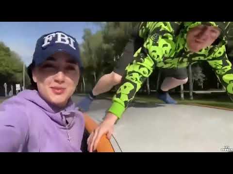 Chciał się popisać przed dziewczyną jazdą na dachu. Szybko pożałował