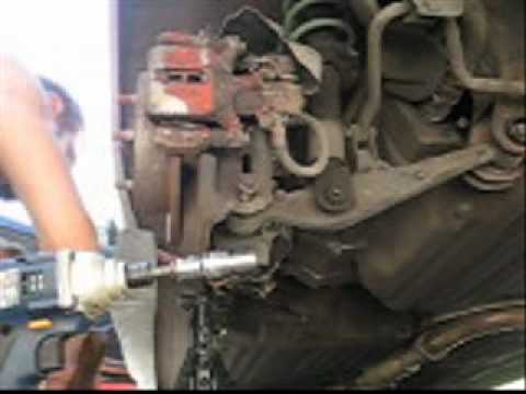 How to remove the rear struts on a 1992 Acura Integra