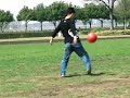 衝撃映像　リフティング中に
