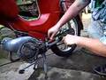 videos de Mave korjaa mopoa