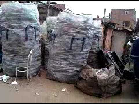 VIDEO: gran cantidad de material de reciclaje invade calles de Surquillo