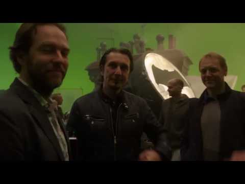 Behind-The-Scene - Featurette Behind-The-Scene (English)