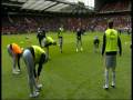 Highly embarrassing pre-match song from the mancs 14/03/2009
