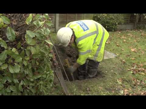 how to repair pipe leak of water